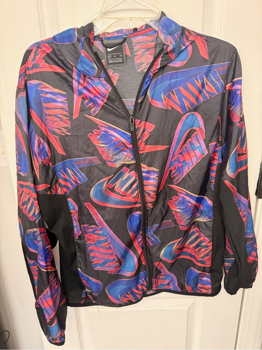 Nike Women’s Black Windbreaker Jacket with Red & Blue Graphic Print